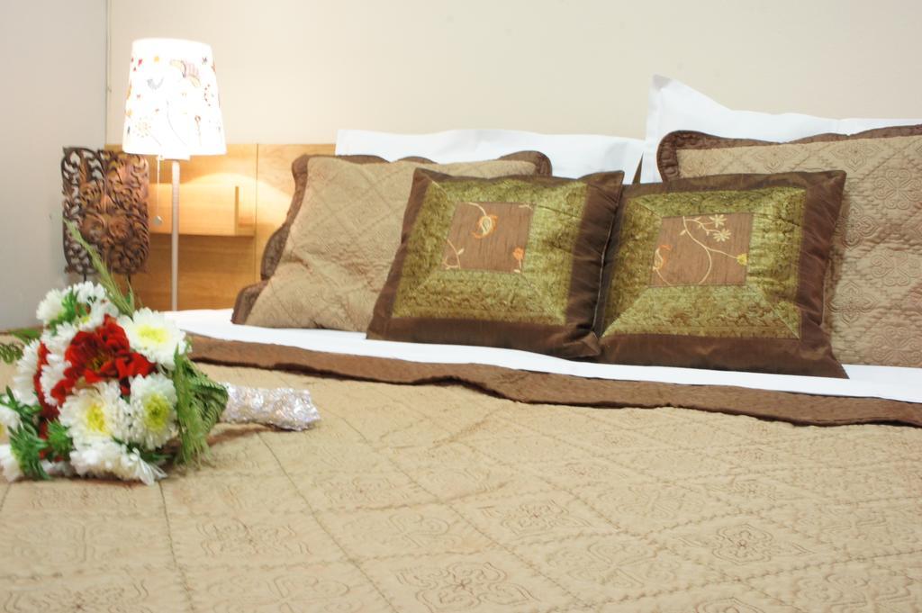 Agentia H Accommodation Bukares Bagian luar foto