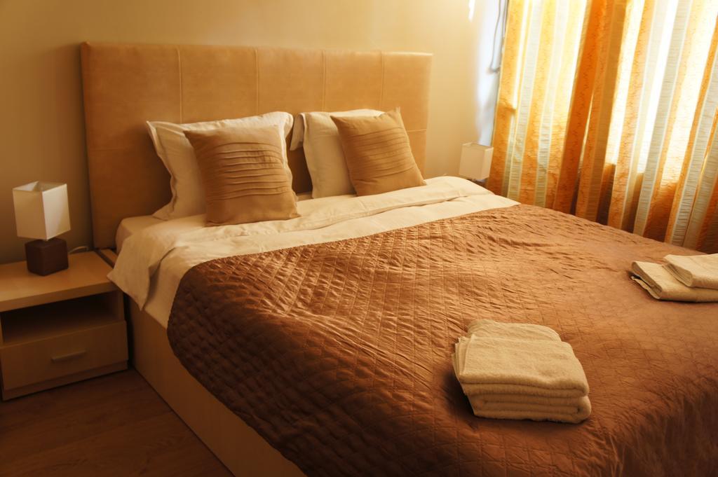 Agentia H Accommodation Bukares Bagian luar foto