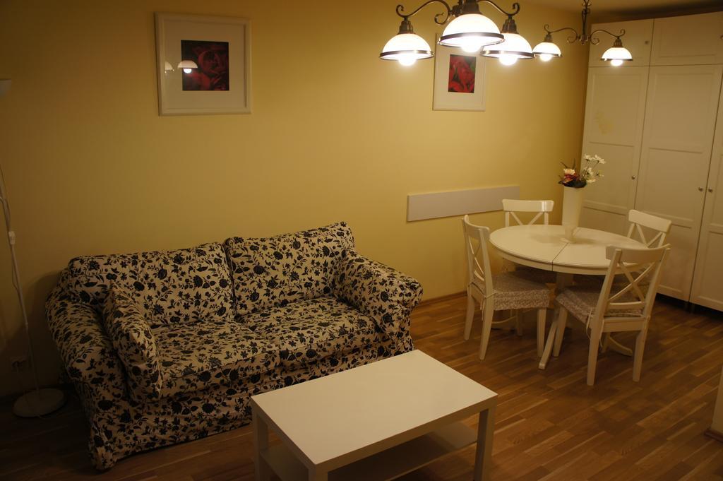 Agentia H Accommodation Bukares Bagian luar foto