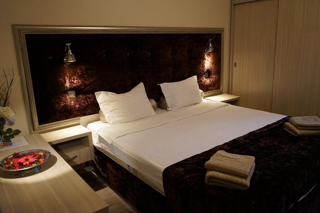 Agentia H Accommodation Bukares Bagian luar foto