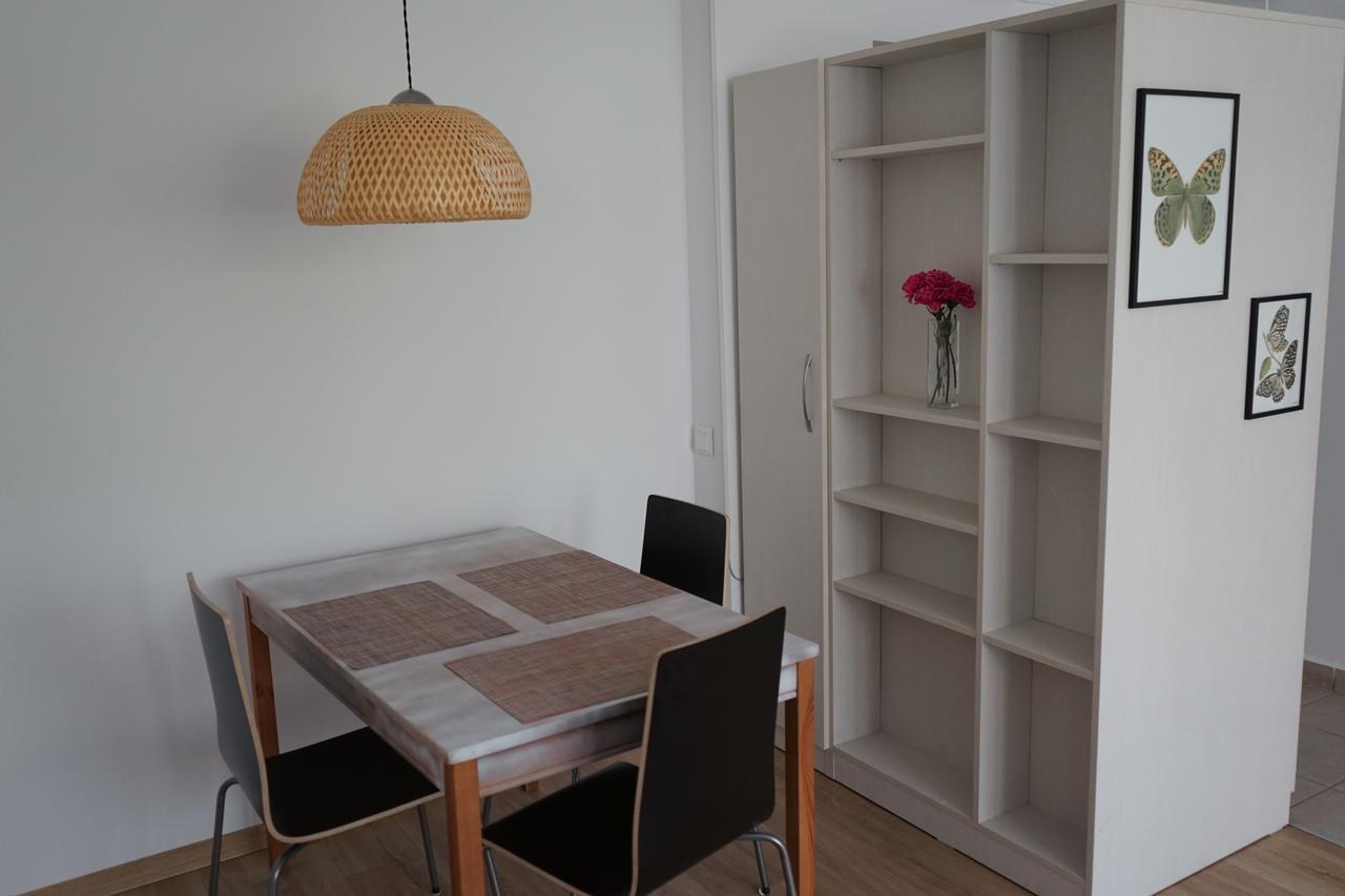 Agentia H Accommodation Bukares Bagian luar foto