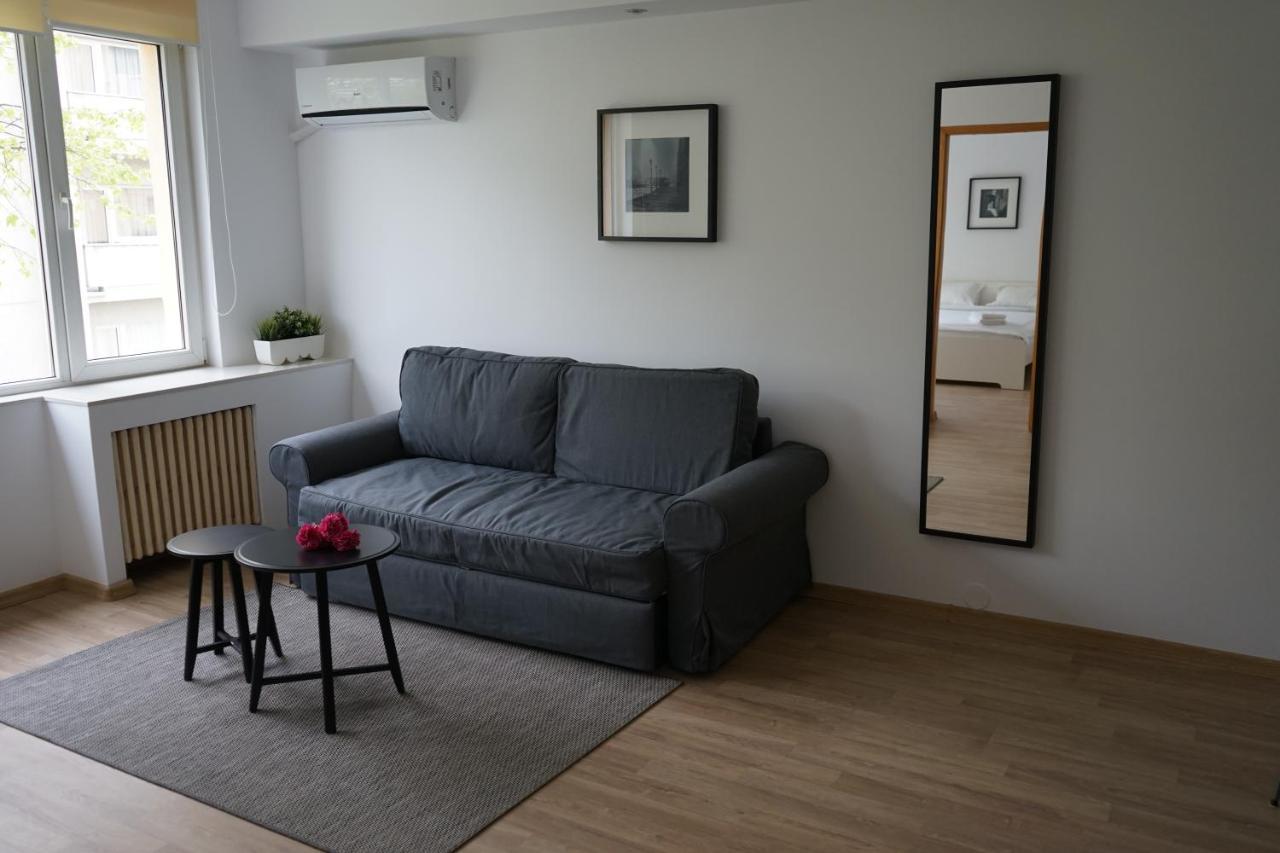 Agentia H Accommodation Bukares Bagian luar foto