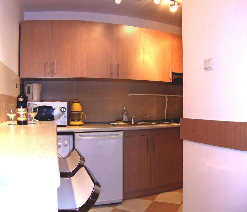 Agentia H Accommodation Bukares Bagian luar foto